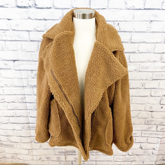 Lizard Thicket Boutique Kensington Teddy Coat - Picture 2 of 8